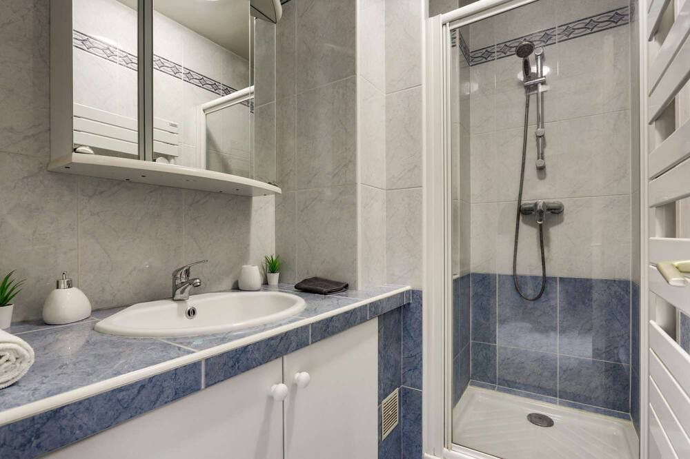 Photo of Bathroom in Ris Orangis