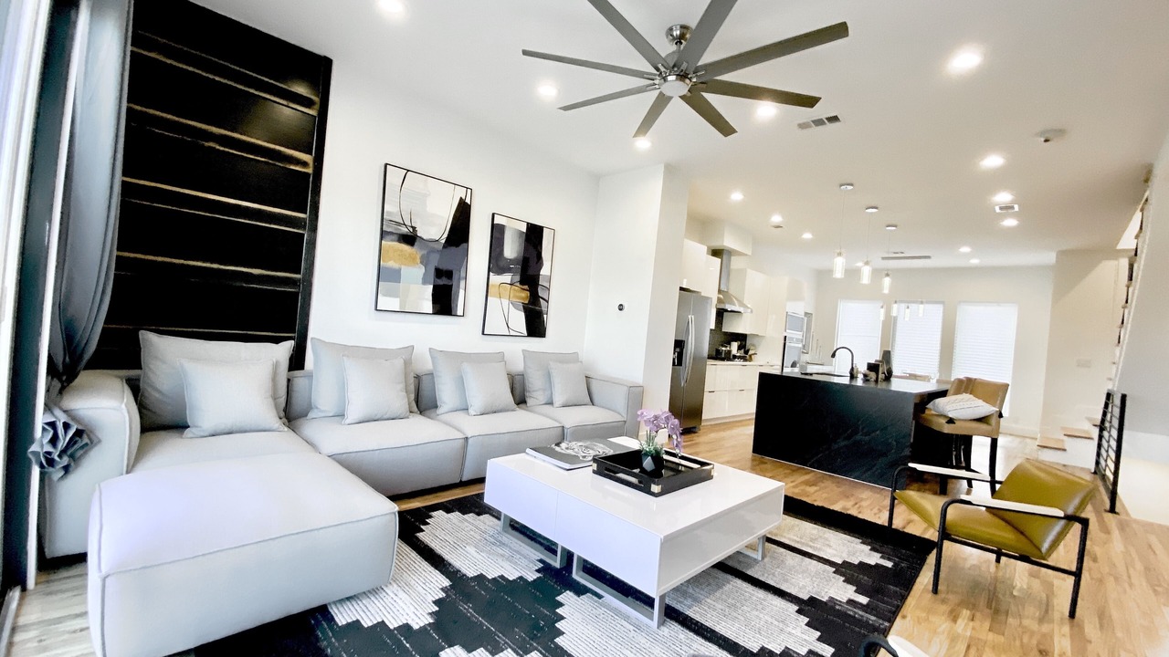 Photo of Livingroom in Old East Dallas