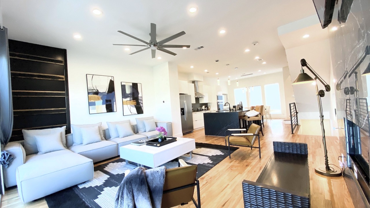 Photo of Livingroom in Old East Dallas