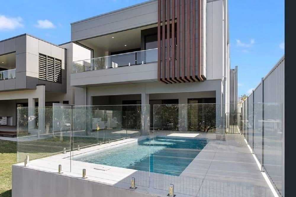 Photo of Others in Pialba