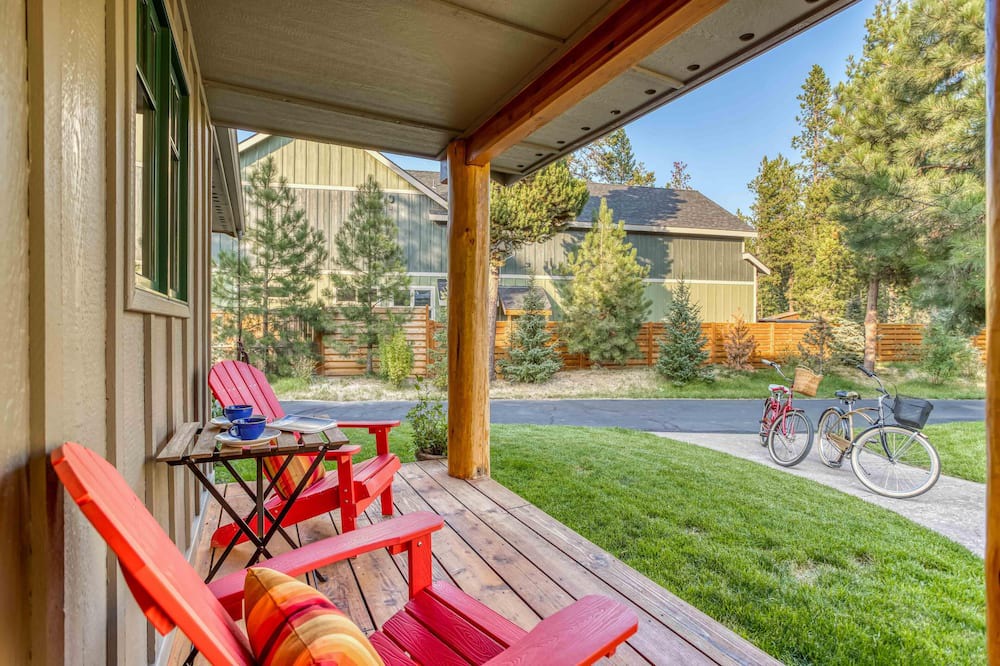 Photo of Patio Balcony in Oregon Water Wonderland