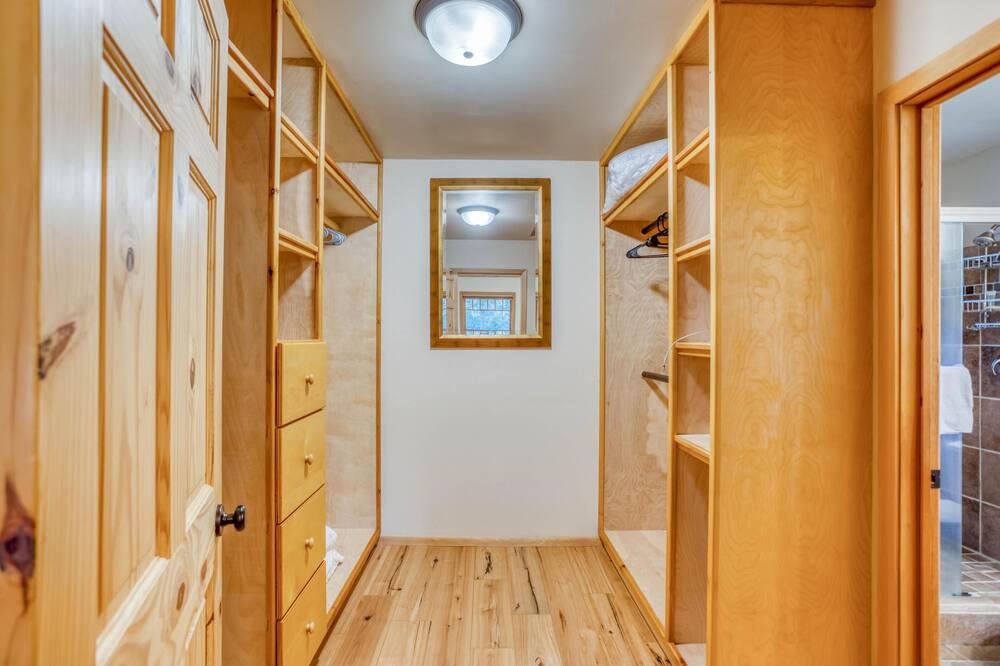 Photo of Bedroom in Oregon Water Wonderland