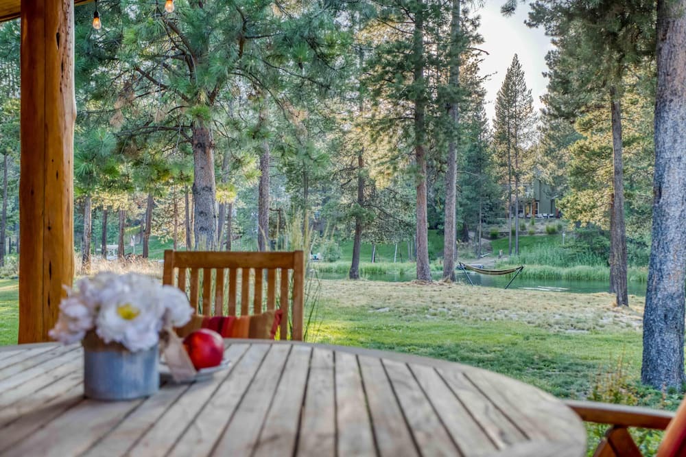 Photo of Patio Balcony in Oregon Water Wonderland