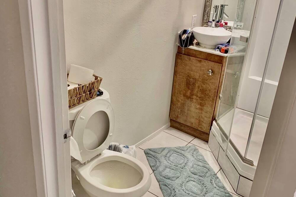 Photo of Bathroom in Garden Oaks