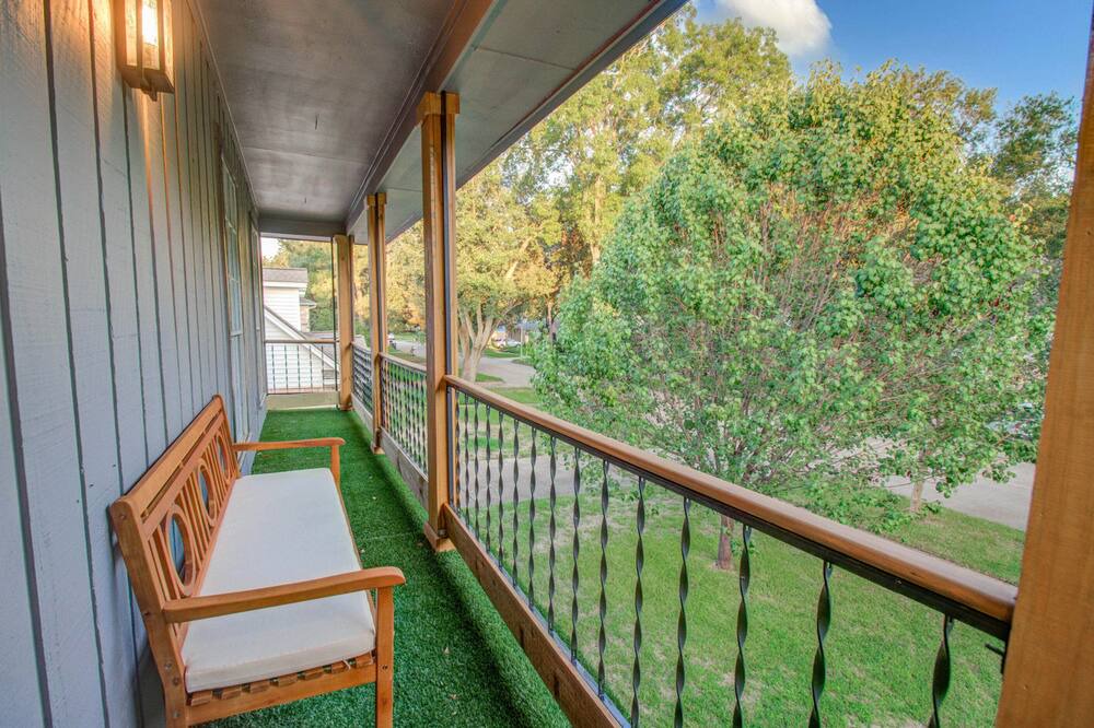 Photo of Patio Balcony in Jersey Village