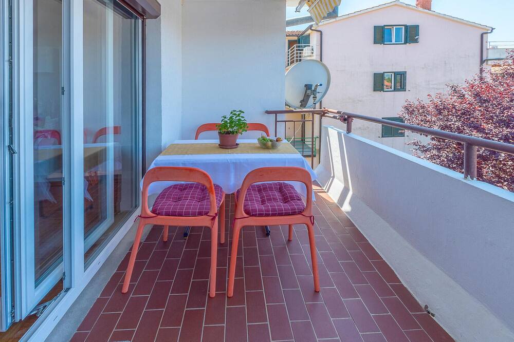 Photo of Outdoor in Spadici