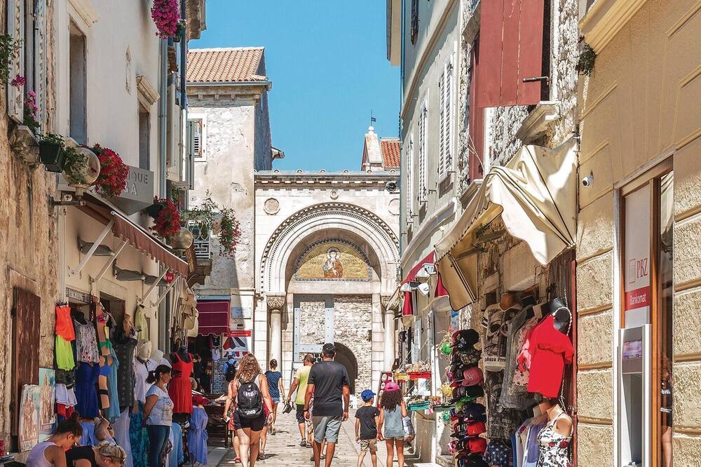Photo of Outdoor in Spadici
