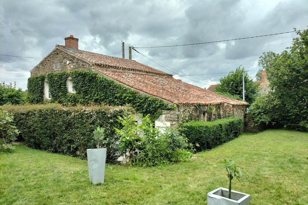 Photo of Outdoor in Bazoges-en-Pareds