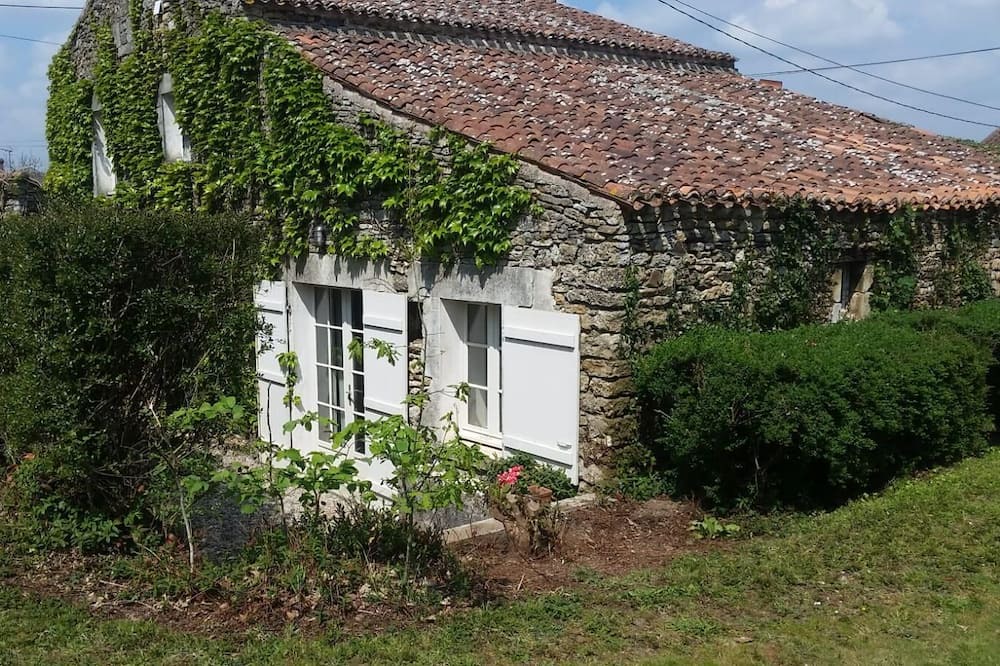 Photo of Outdoor in Bazoges-en-Pareds