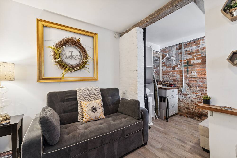 Photo of Livingroom in Metropolitan