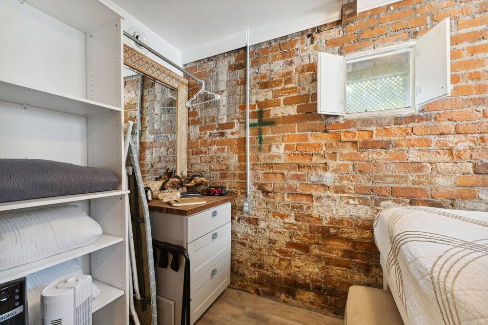 Photo of Bathroom in Metropolitan