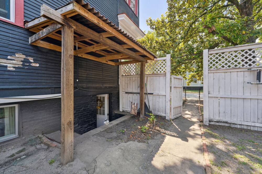 Photo of Outdoor in Metropolitan