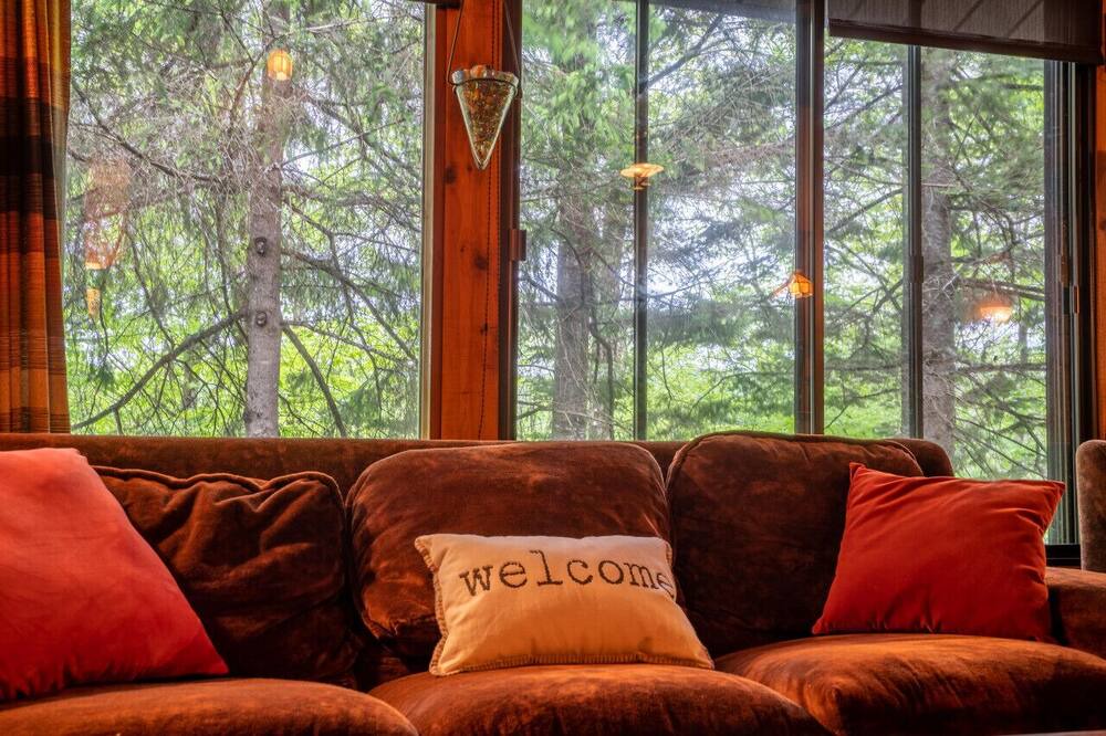Photo of Livingroom in Saint-Faustin-Lac-Carre