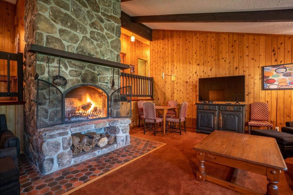 Photo of Livingroom in Saint-Faustin-Lac-Carre