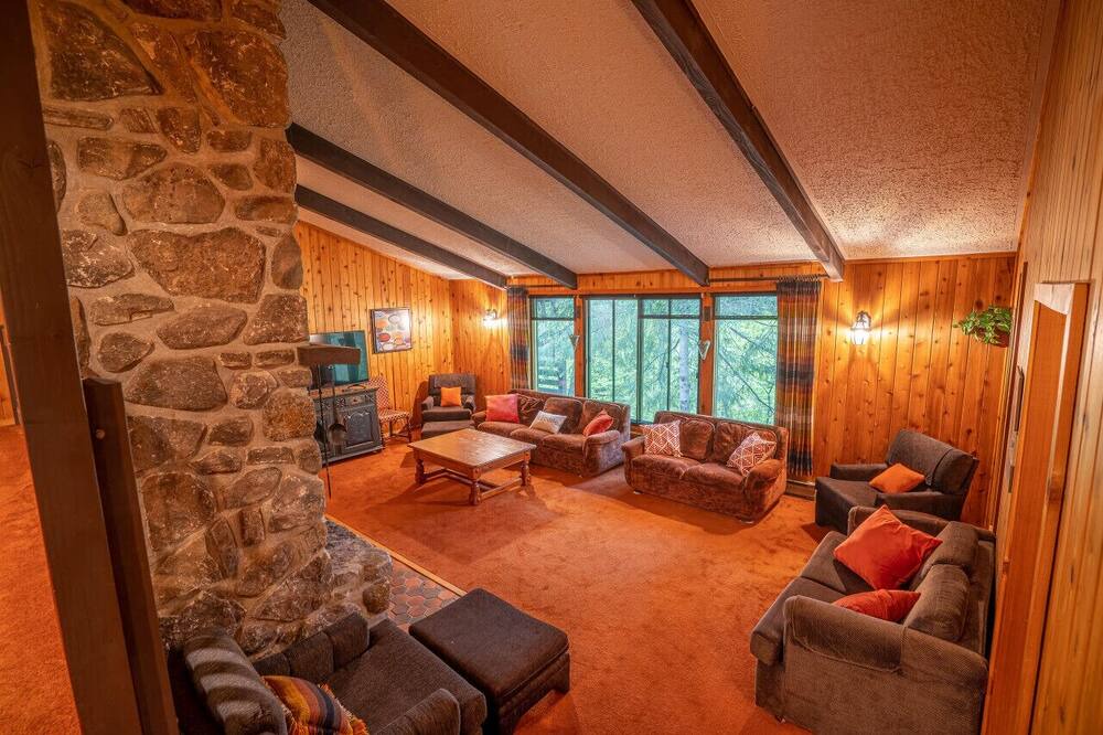 Photo of Livingroom in Saint-Faustin-Lac-Carre