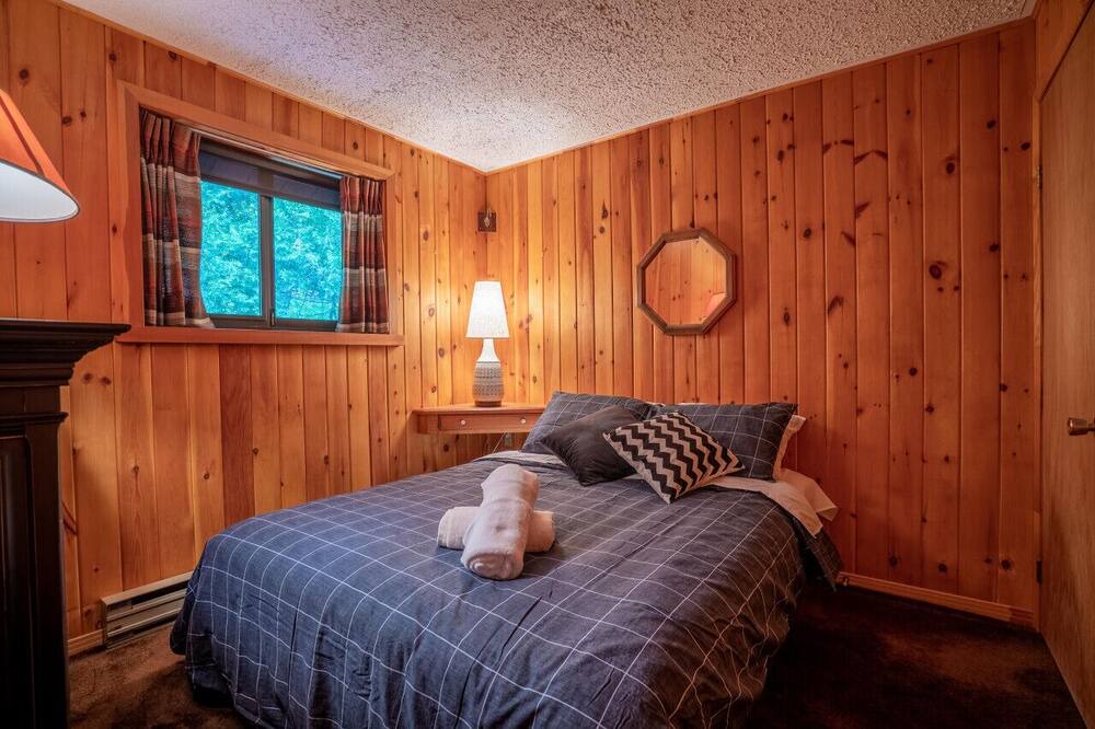 Photo of Bedroom in Saint-Faustin-Lac-Carre
