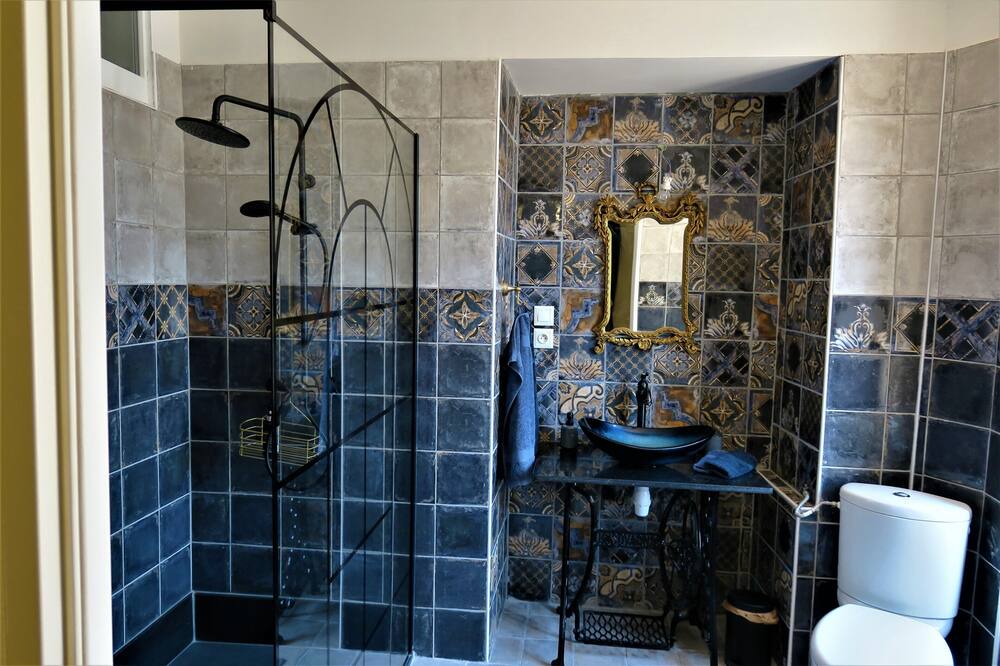 Photo of Bathroom in Azillanet