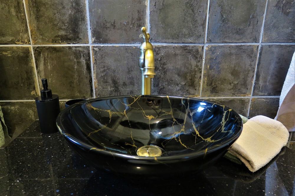 Photo of Bathroom in Azillanet