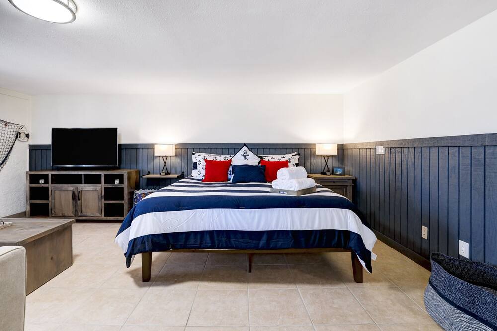 Photo of Bedroom in McQueeney