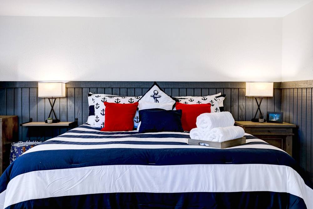 Photo of Bedroom in McQueeney