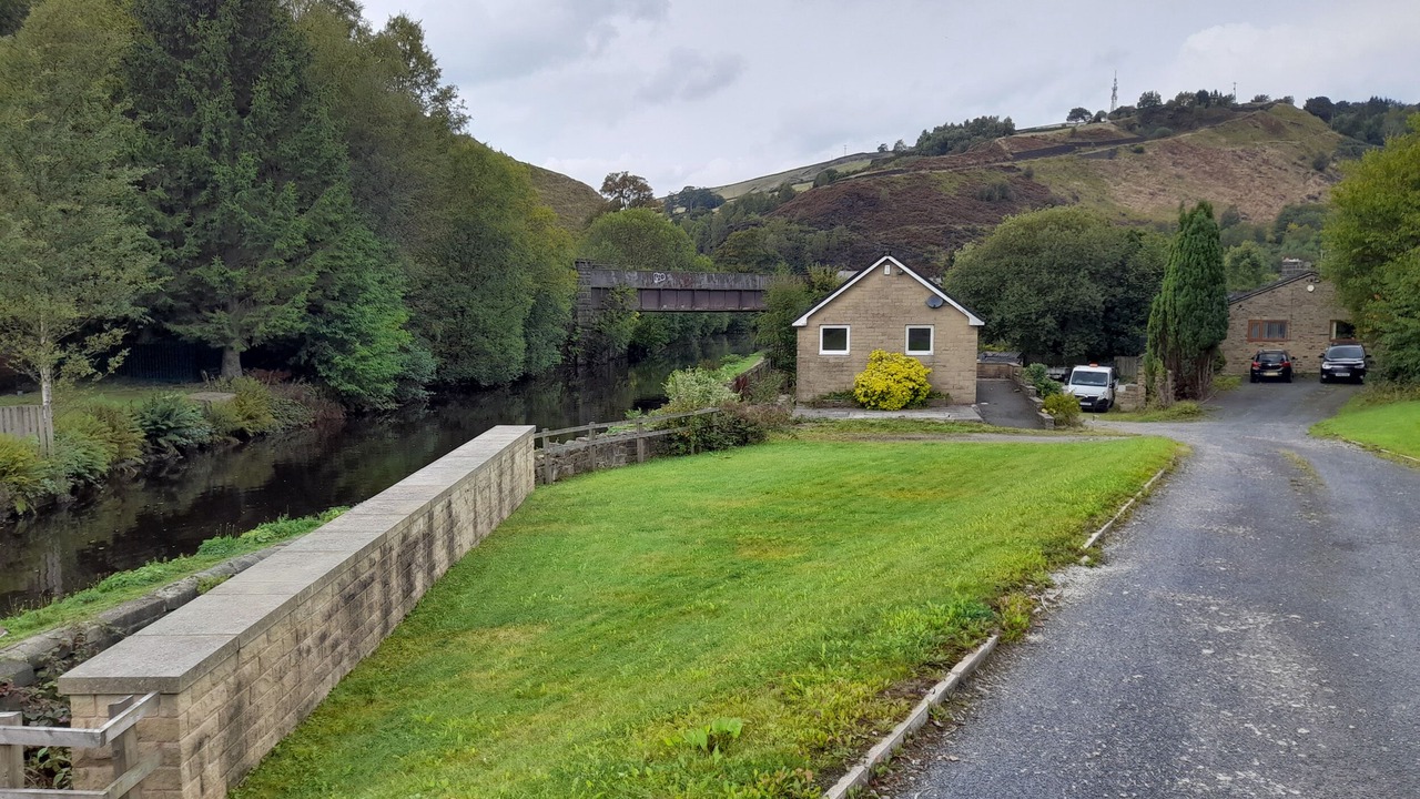 Photo of Others in Walsden