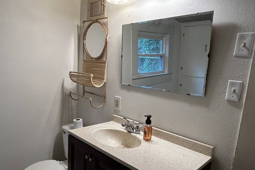 Photo of Bathroom in Mena