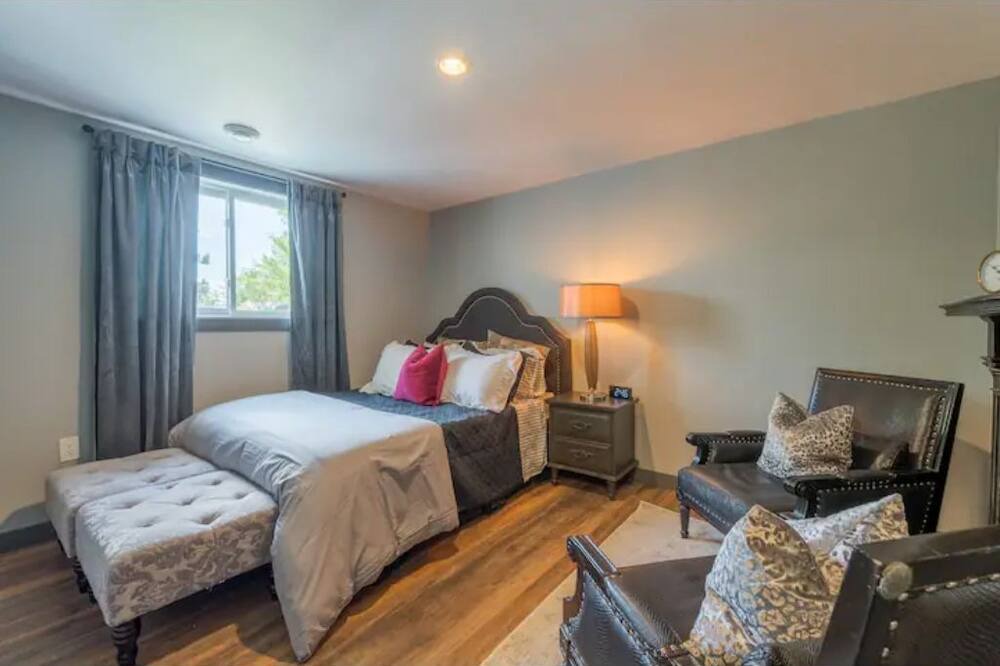 Photo of Bedroom in Greater Napanee