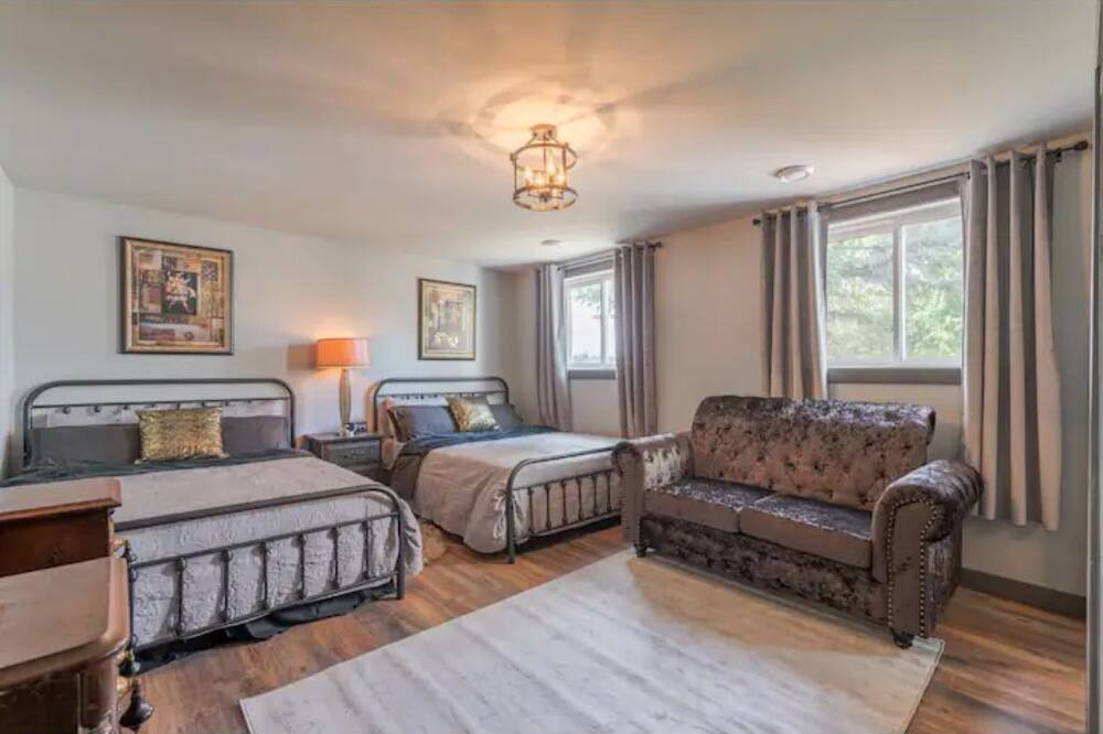 Photo of Bedroom in Greater Napanee