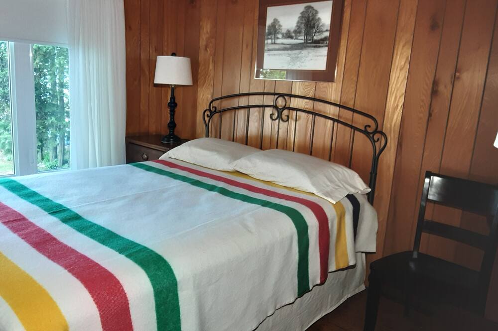 Photo of Bedroom in Port McNicoll