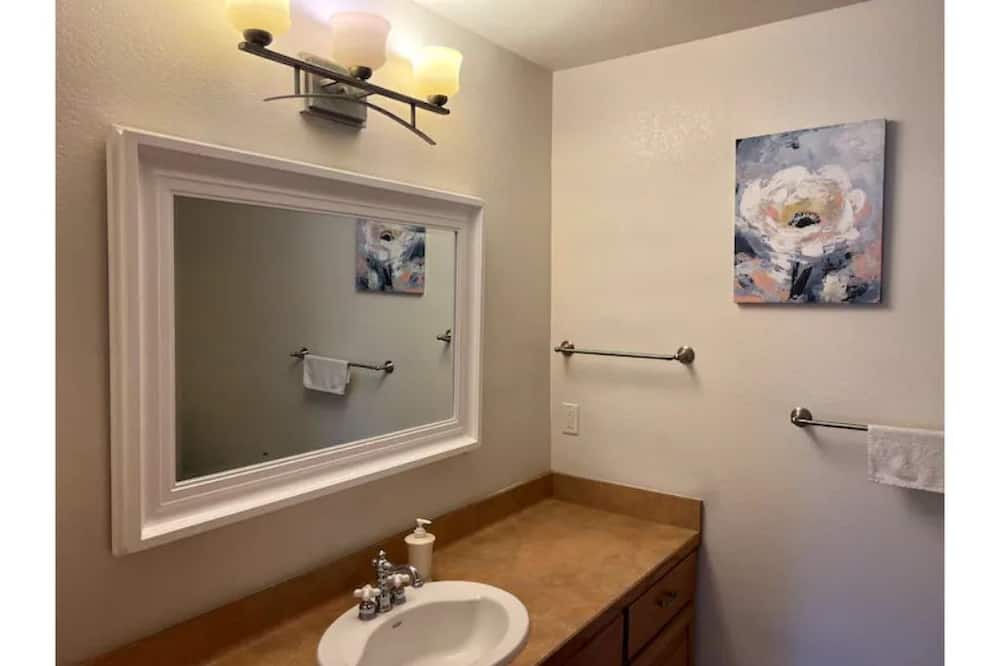 Photo of Bathroom in Elkins