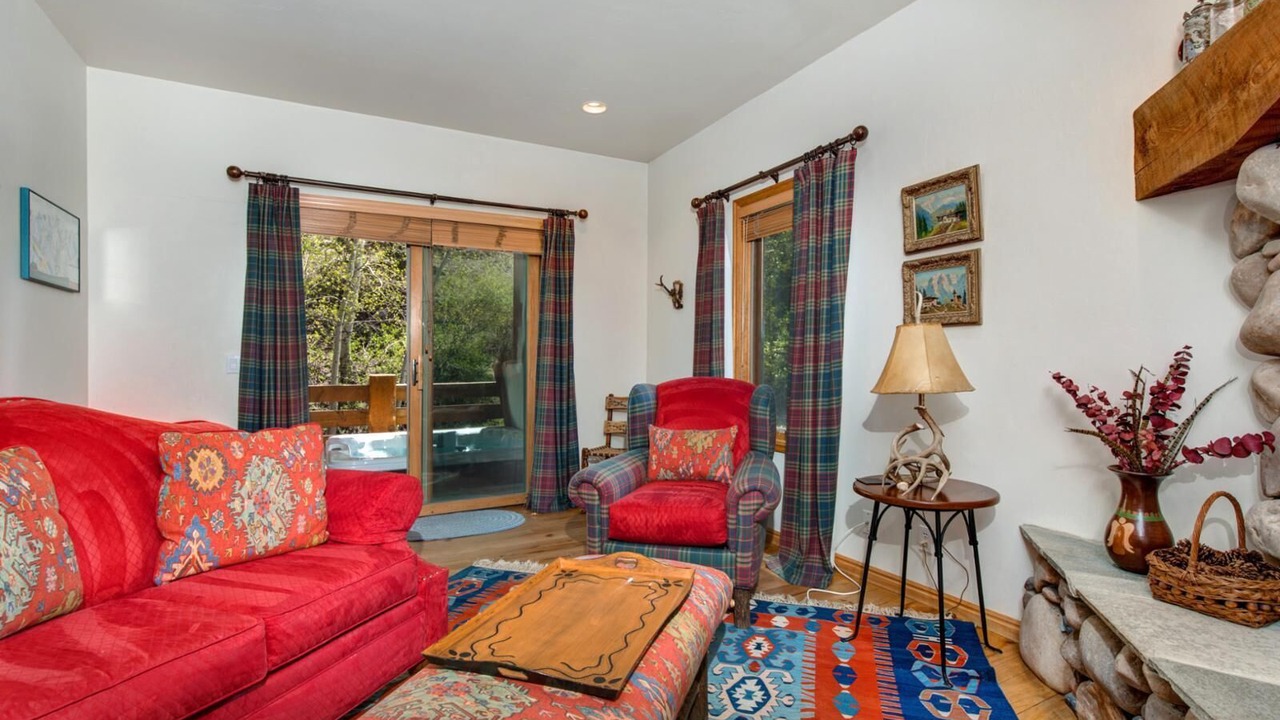 Photo of Livingroom in Deer Valley