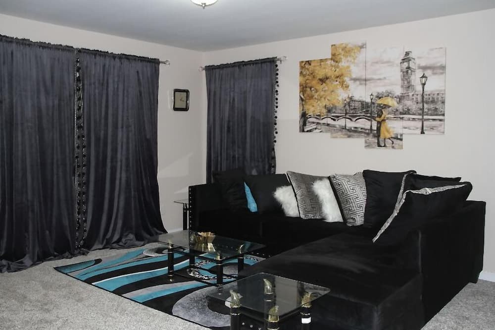 Photo of Livingroom in O'Fallon