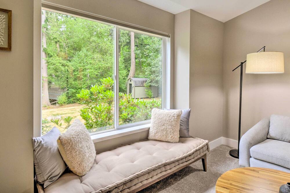 Photo of Livingroom in Suquamish