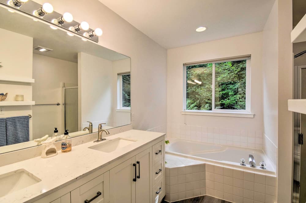 Photo of Bathroom in Suquamish