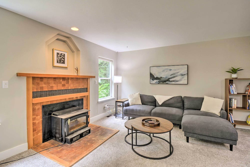 Photo of Bedroom in Suquamish
