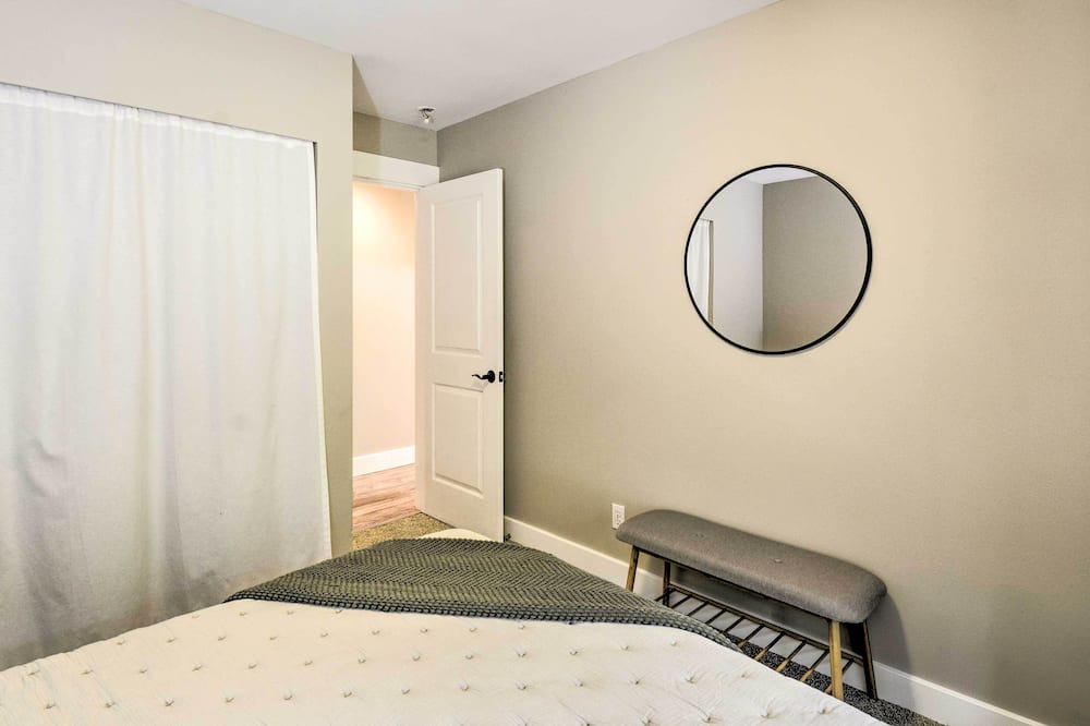 Photo of Bedroom in Suquamish