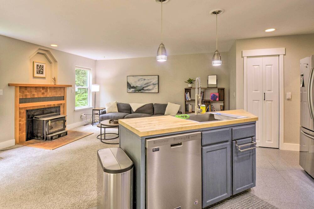 Photo of Bedroom in Suquamish