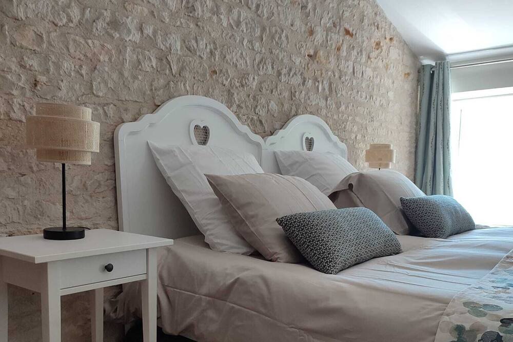 Photo of Bedroom in Maille