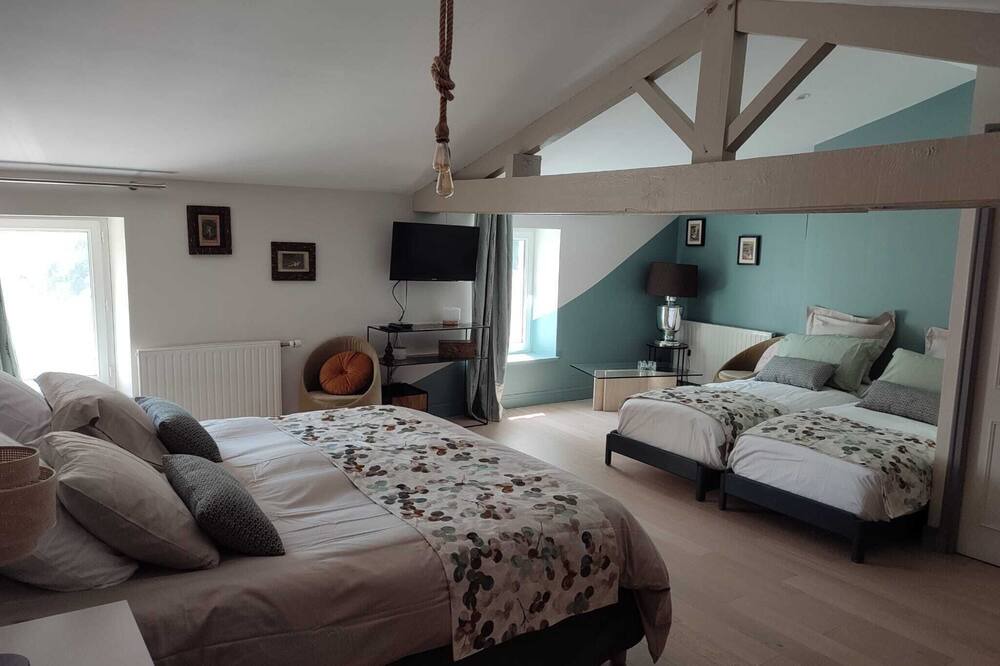 Photo of Bedroom in Maille