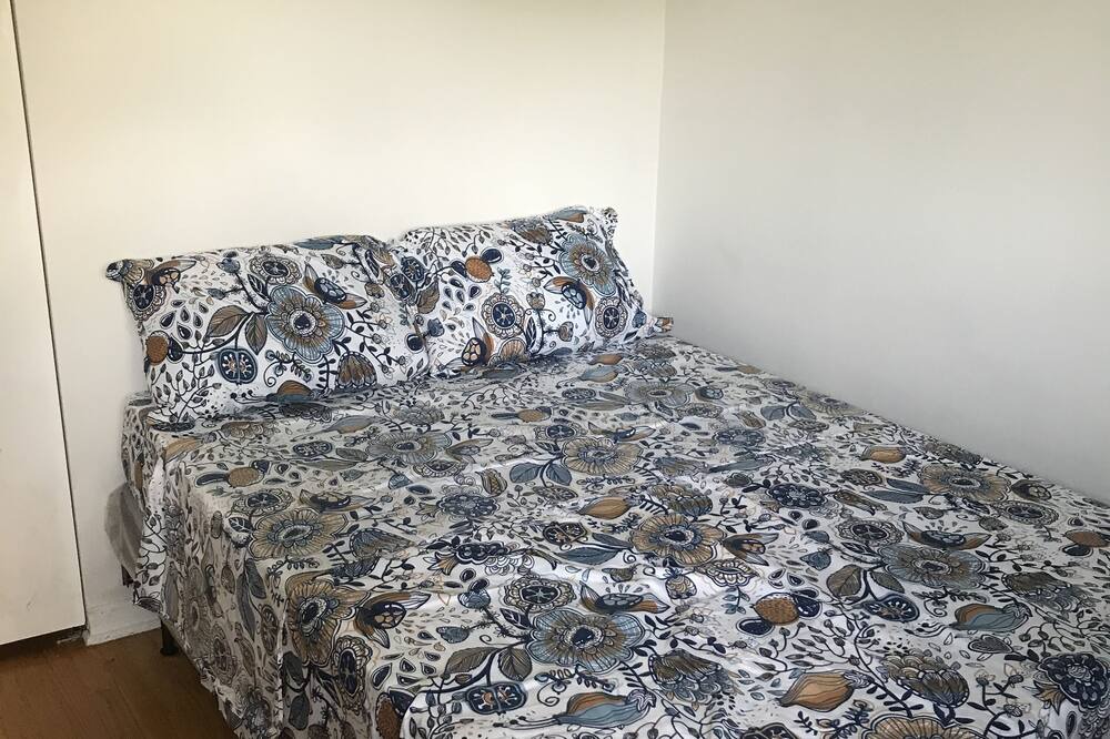 Photo of Bedroom in Dolton
