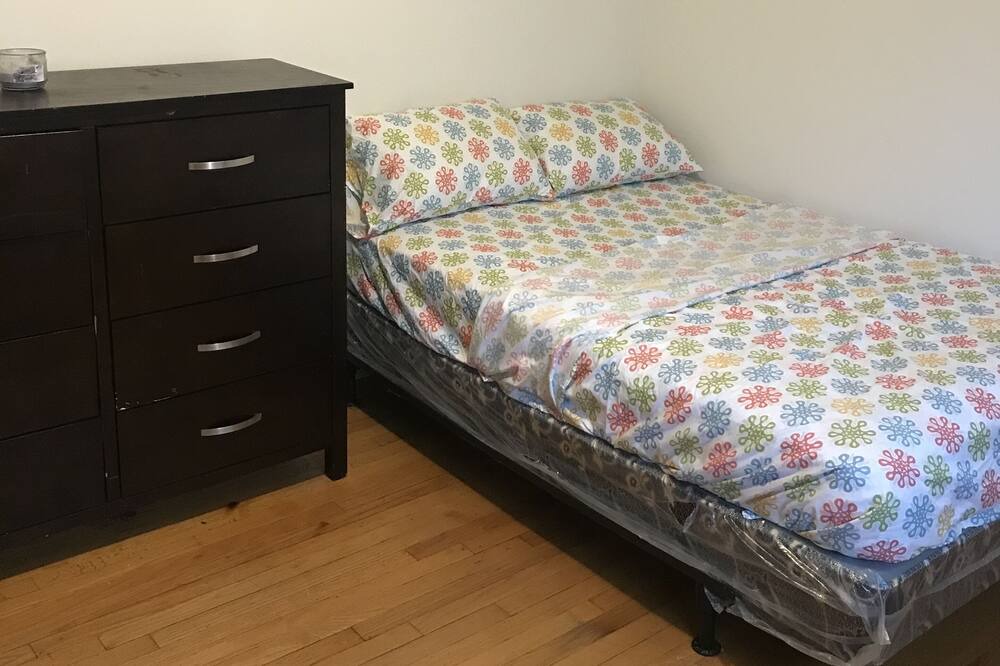 Photo of Bedroom in Dolton