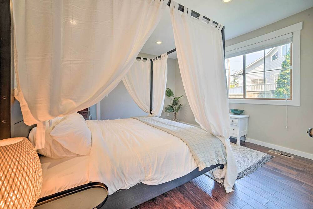 Photo of Bedroom in Mukilteo