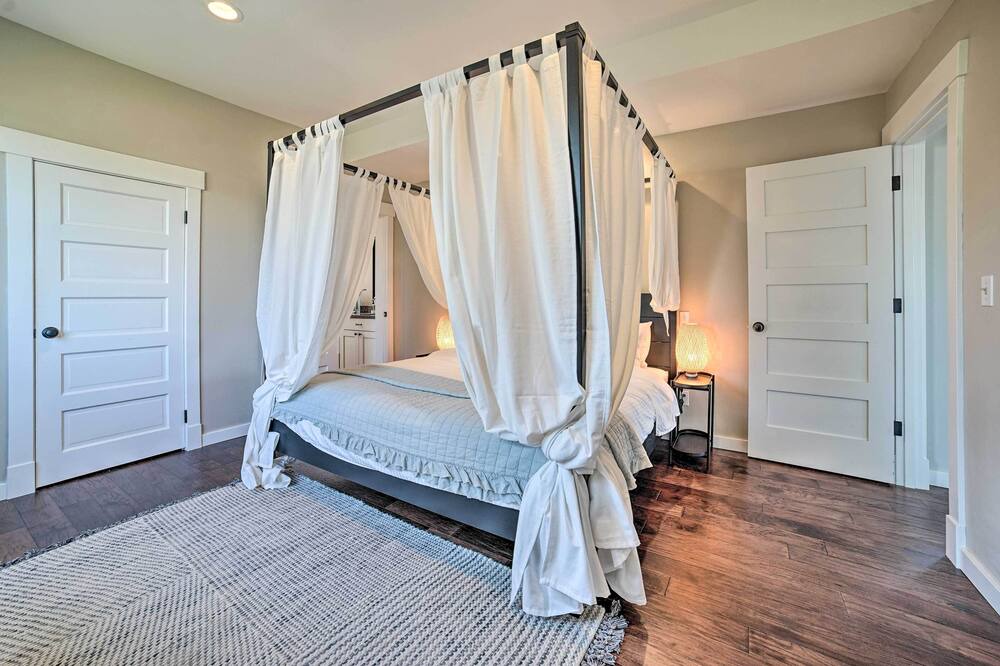 Photo of Bedroom in Mukilteo