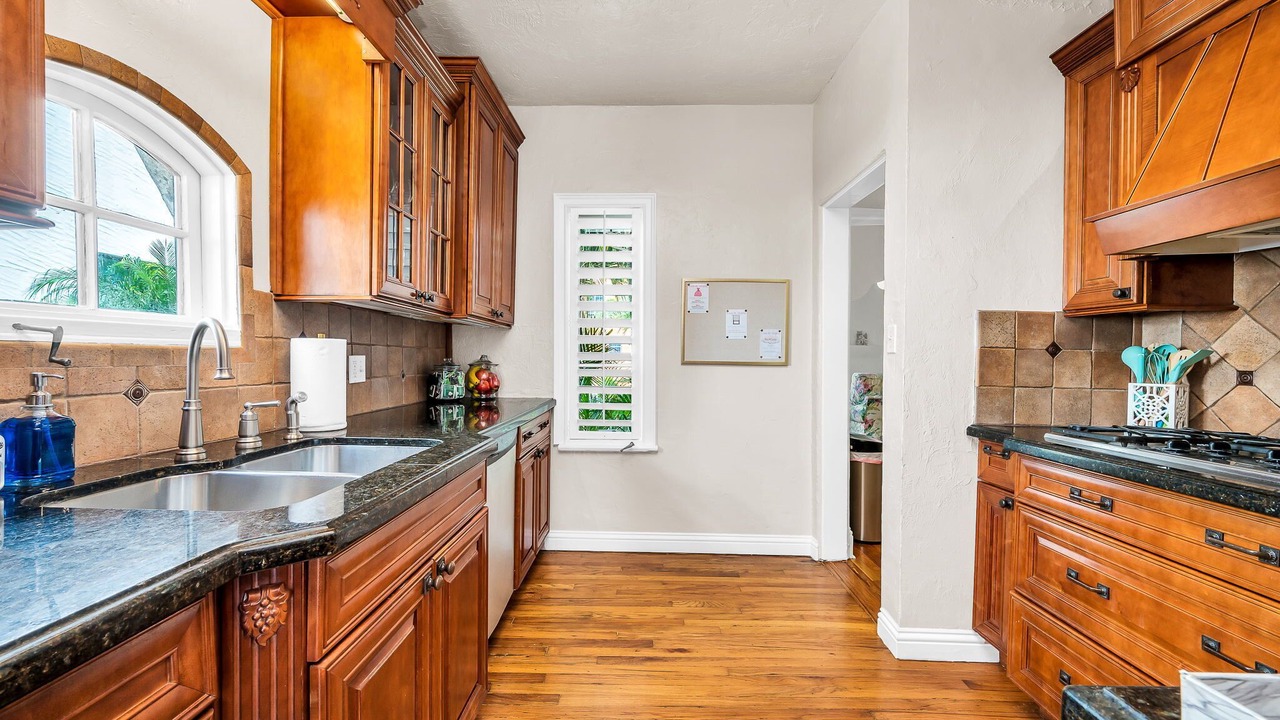 Photo of Kitchen in Flamingo Parks