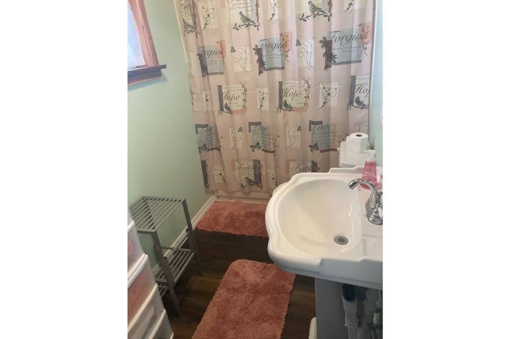 Photo of Bathroom in Squires