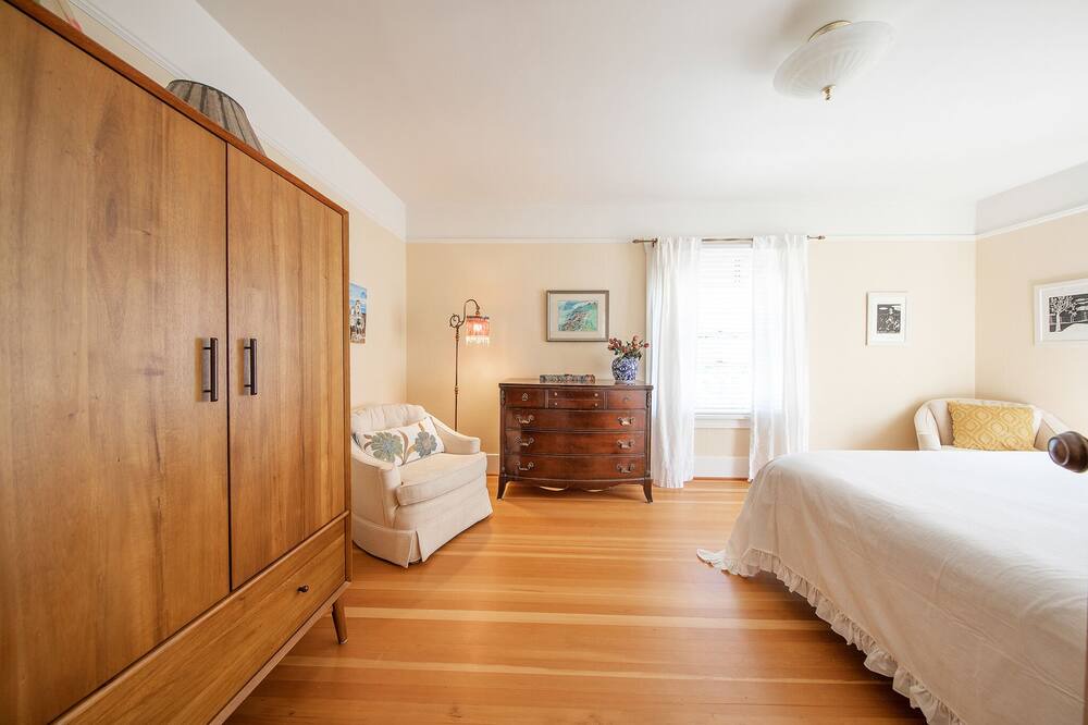 Photo of Bedroom in Sunset Hill