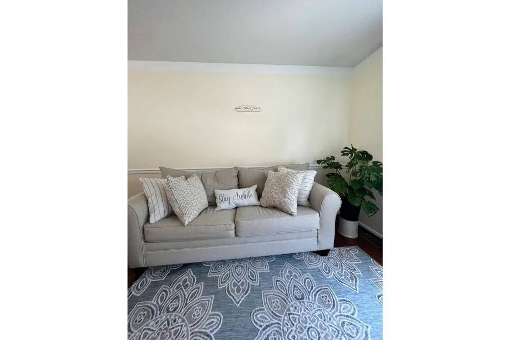 Photo of Livingroom in Coatesville
