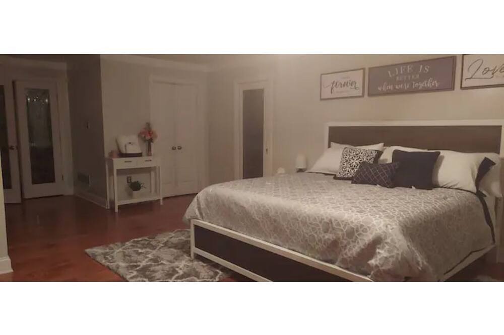 Photo of Bedroom in Coatesville