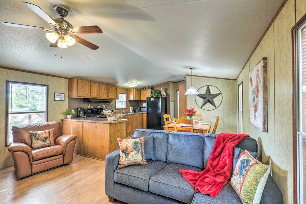 Photo of Livingroom in Paige