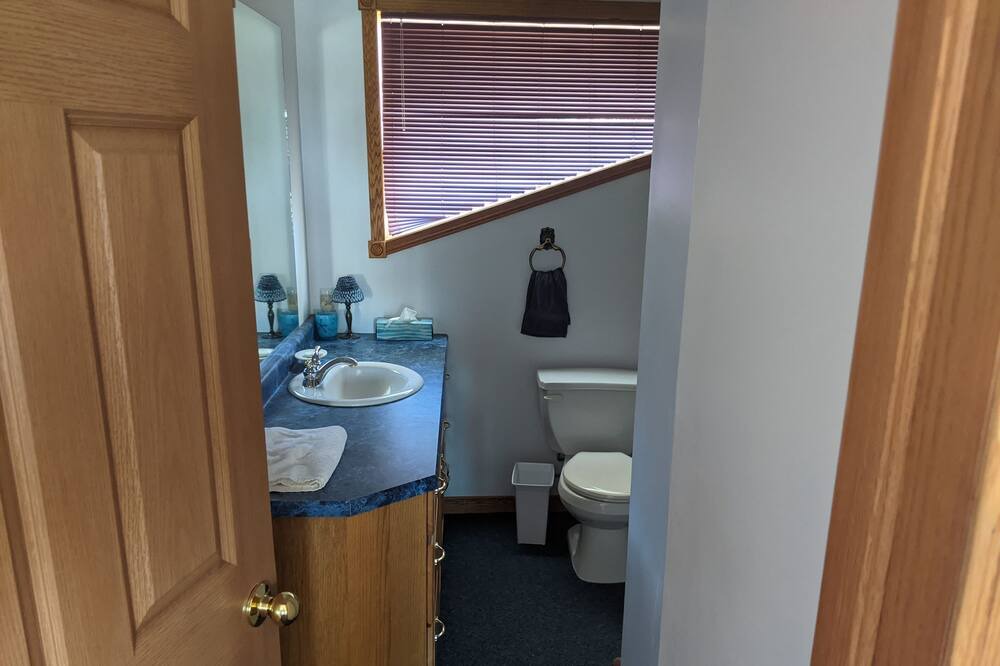 Photo of Bathroom in Lighthouse Cove